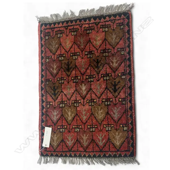 Rug - wool – pile, - densely woven - knotted tassels - black dentalated border – modern. 61.5 x 41cm